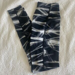 Victoria’s Secret leggings. Excellent condition!